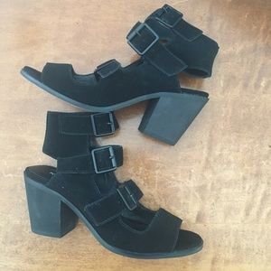 Kelsi Dagger Brooklyn Buckle Sandals Size 7.5